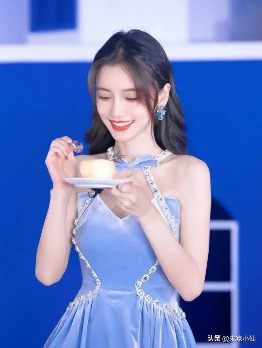 吃瓜娱乐间蔡徐坤,从吃瓜娱乐到现象级偶像的蜕变之路